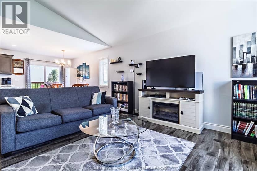 79 Blackacre CRESCENT — photo 8 of 40
