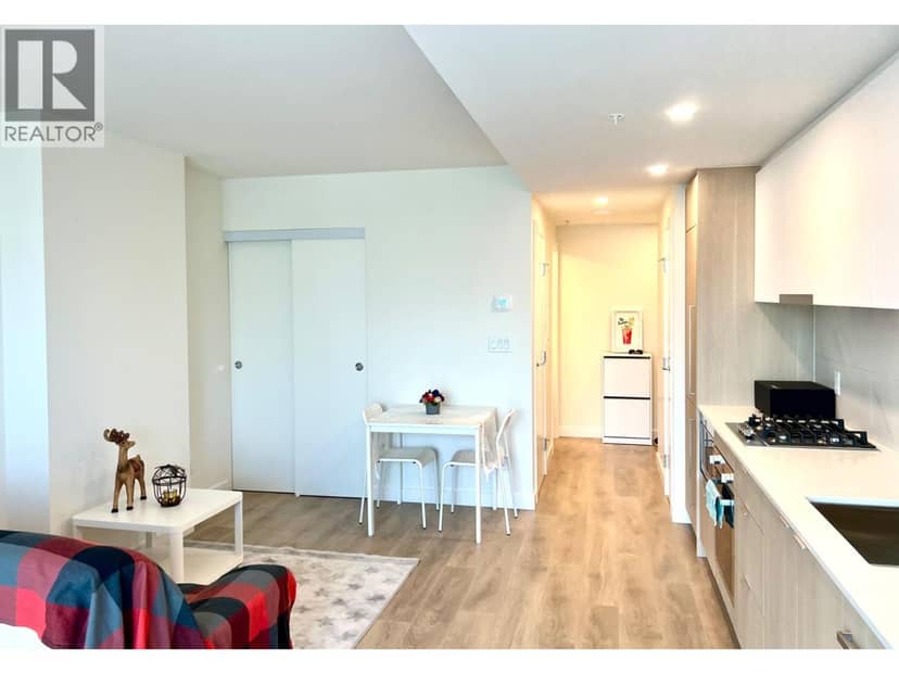 2210 318 ALDERSON AVENUE, Coquitlam, photo 2