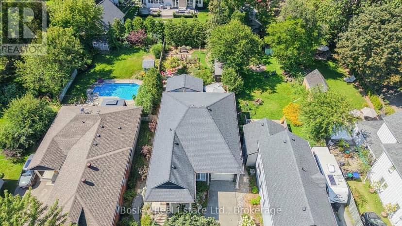 230 Napier Street — photo 28 of 33
