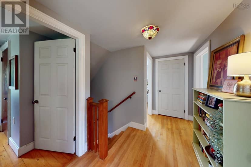 61 Connaught Avenue — photo 36 of 40