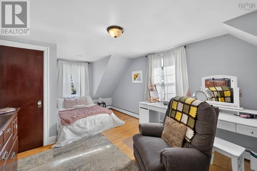 61 Connaught Avenue — photo 40 of 40
