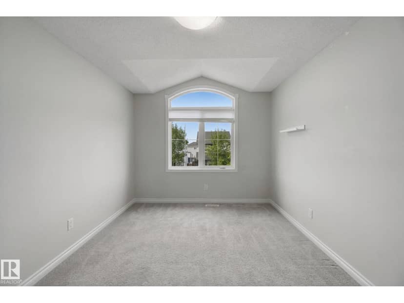 51 Vivian Wy — photo 31 of 40