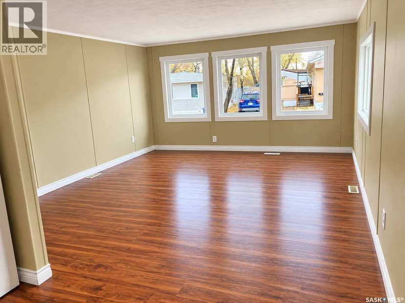 603 1524 Rayner AVENUE — photo 10 of 27
