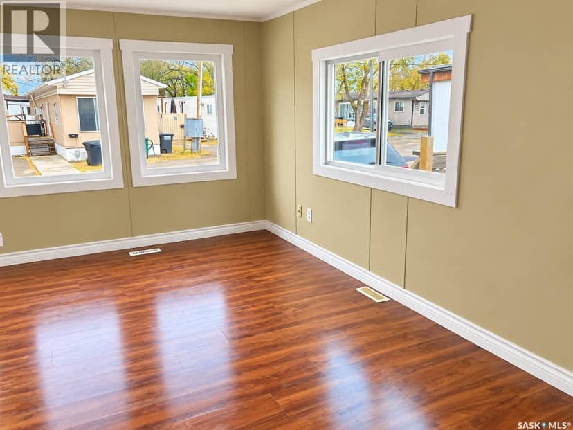 603 1524 Rayner AVENUE — photo 11 of 27