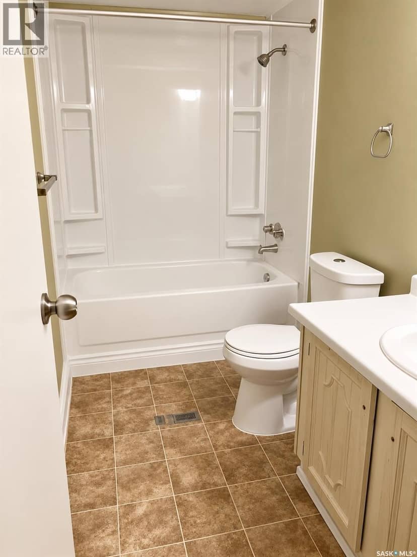 603 1524 Rayner AVENUE — photo 18 of 27