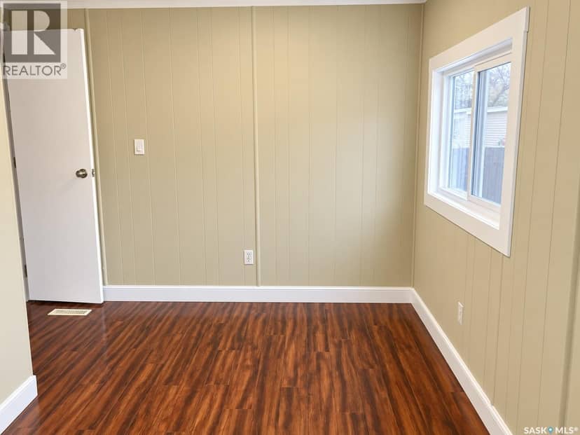 603 1524 Rayner AVENUE — photo 23 of 27