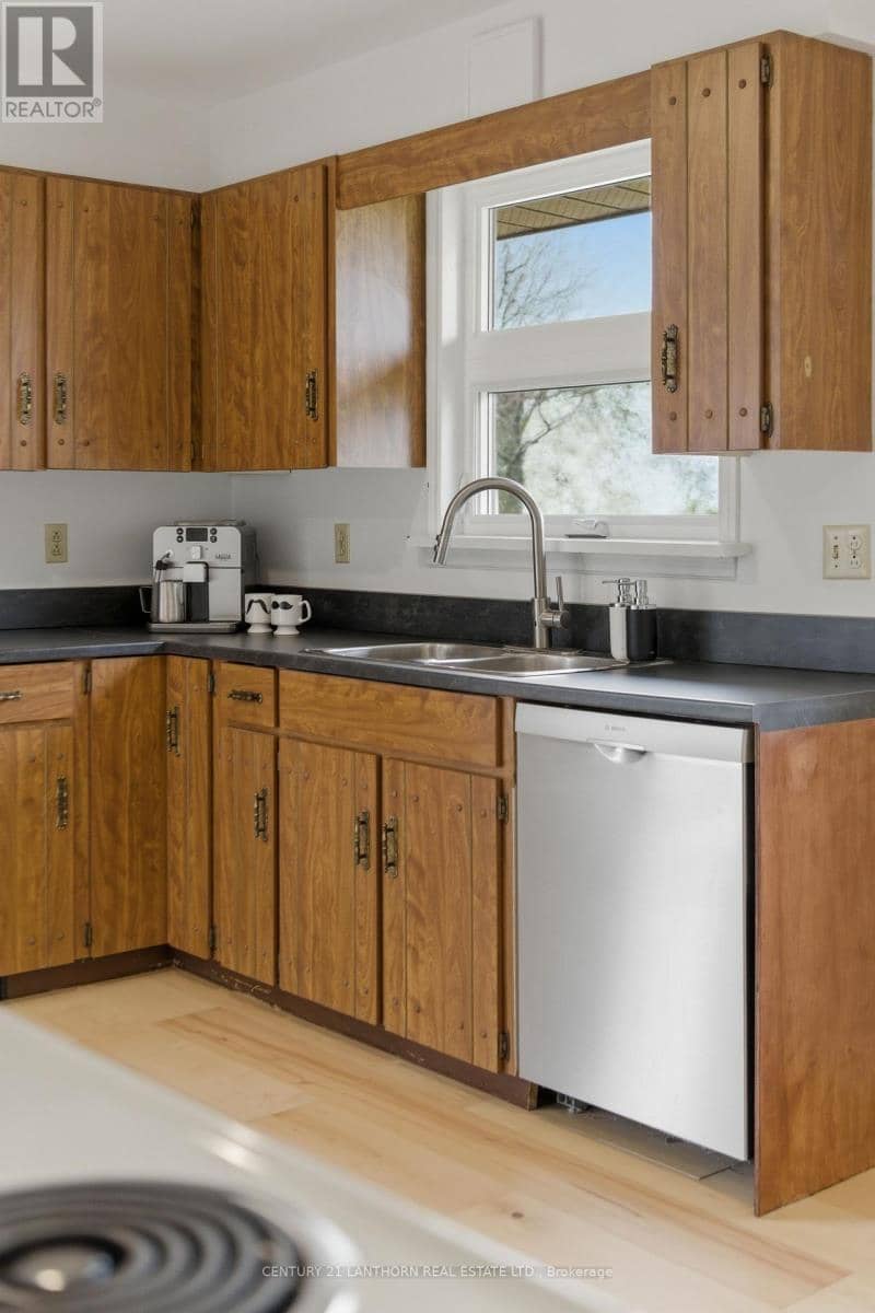 425 Bloomfield Main Street — photo 10 of 23