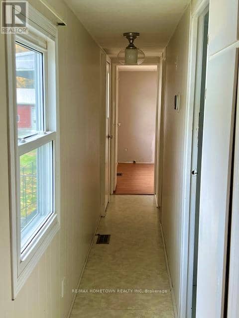 3 - 1871 Oxford Avenue — photo 12 of 15