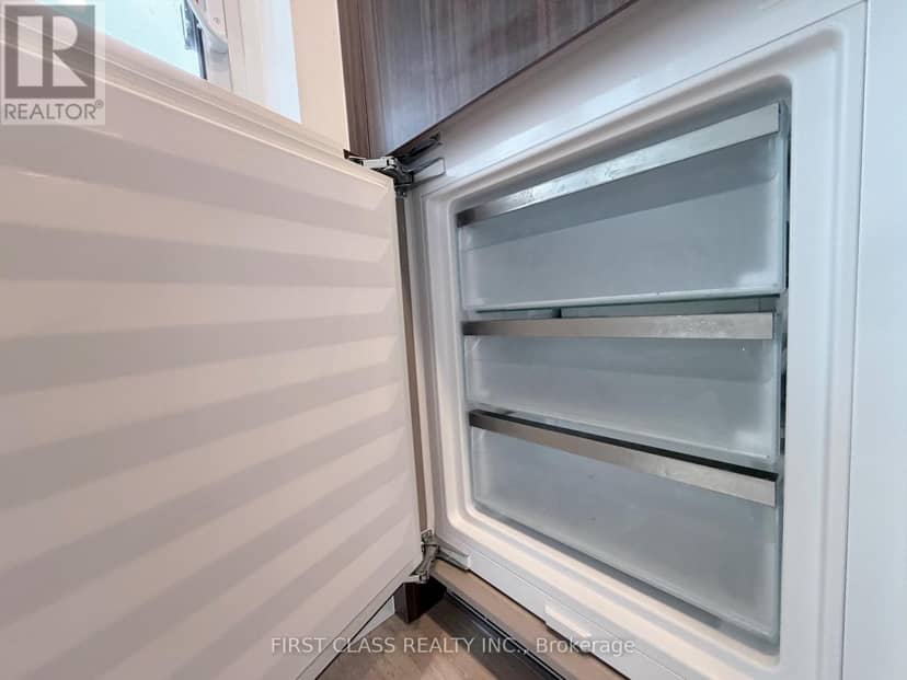 3907 - 38 Widmer Street — photo 10 of 26