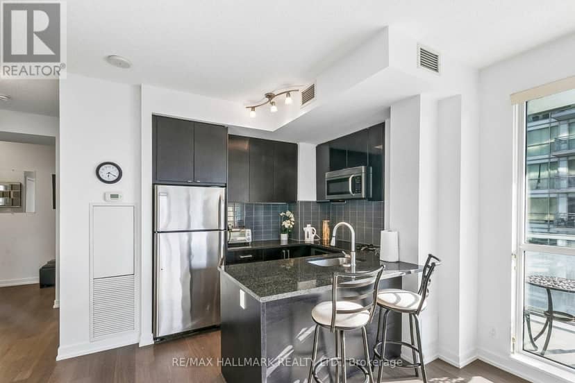 1212 - 98 Lillian Street — photo 2 of 40