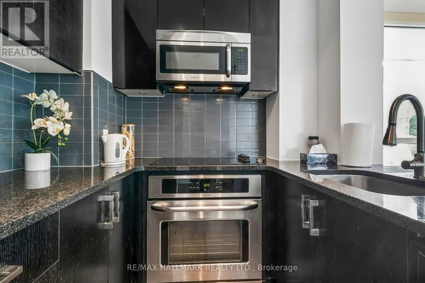 1212 - 98 Lillian Street — photo 20 of 40