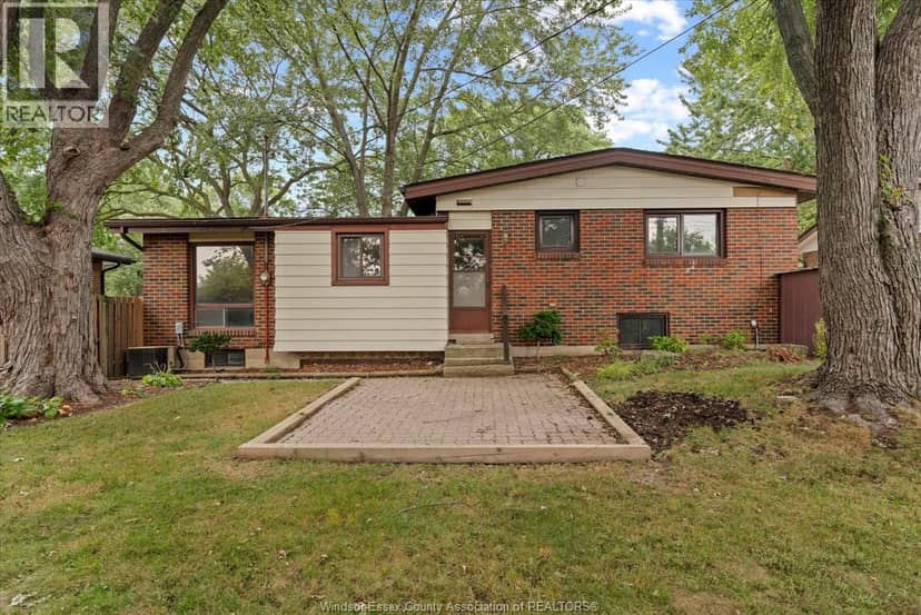 4339 Ashfield Crescent — photo 23 of 26