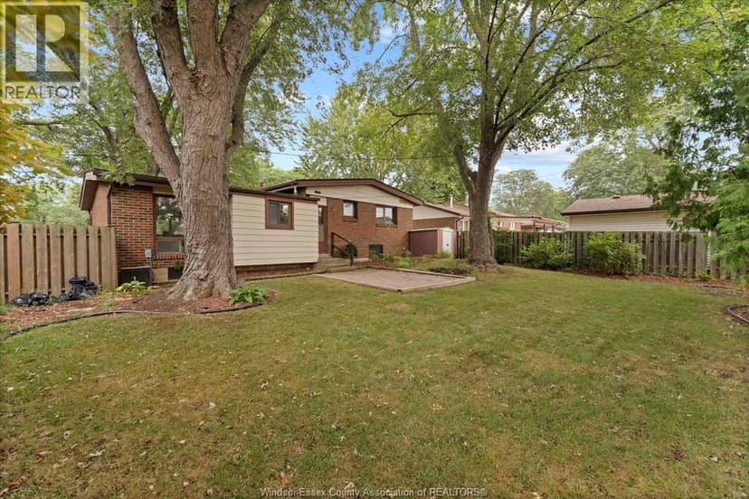 4339 Ashfield Crescent — photo 26 of 26