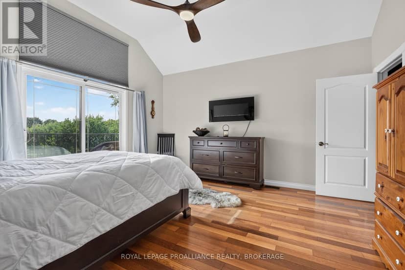 27 Collins Drive — photo 20 of 40