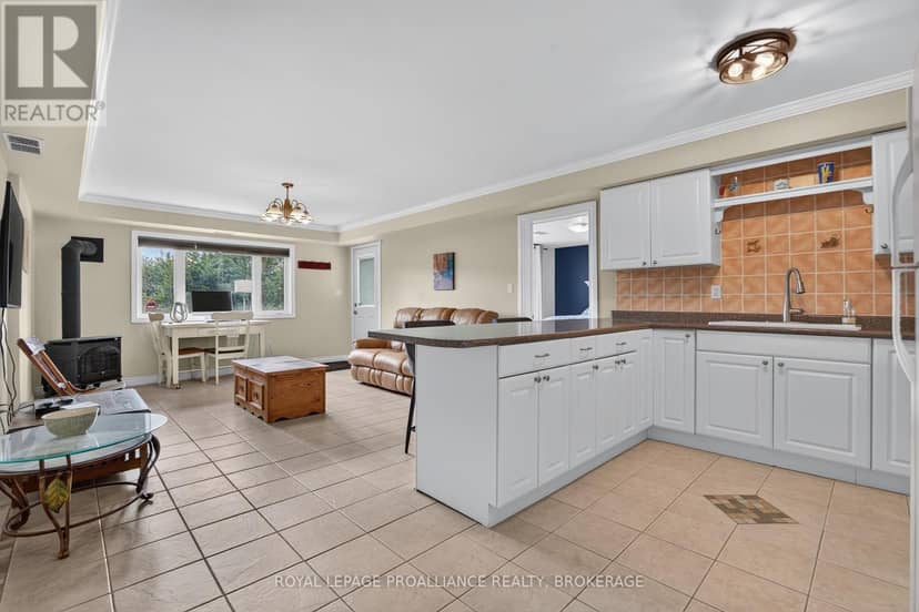 27 Collins Drive — photo 31 of 40