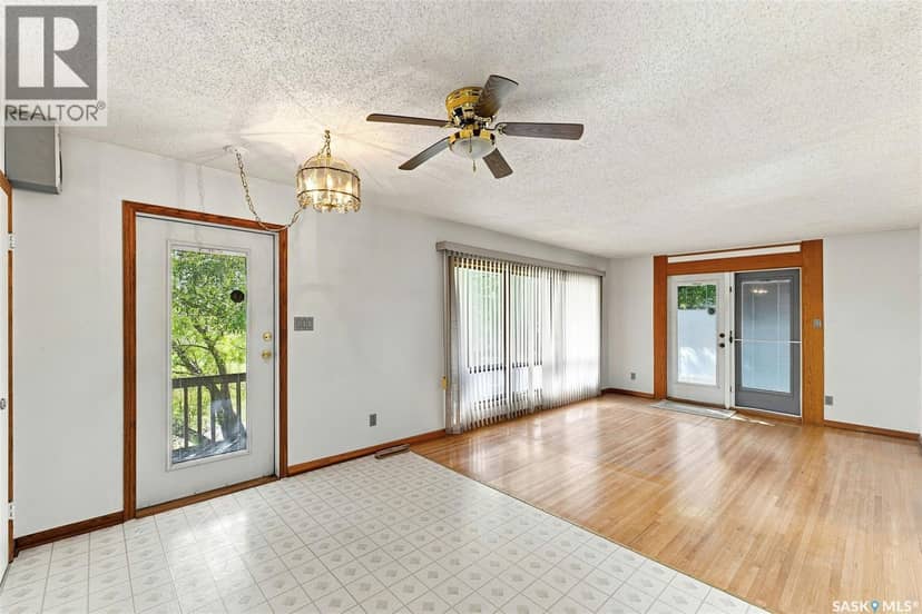 1564 Horace STREET — photo 10 of 32