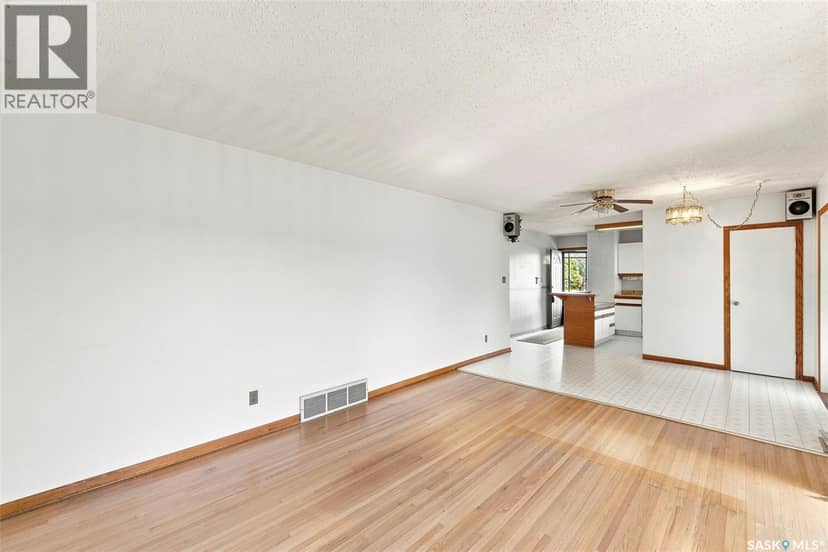 1564 Horace STREET — photo 11 of 32