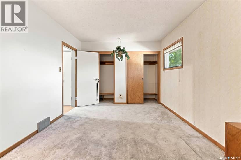 1564 Horace STREET — photo 13 of 32