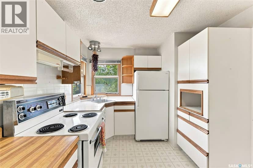1564 Horace STREET — photo 9 of 32