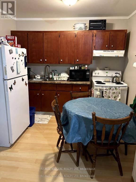 130 Killaly Street E — photo 19 of 22