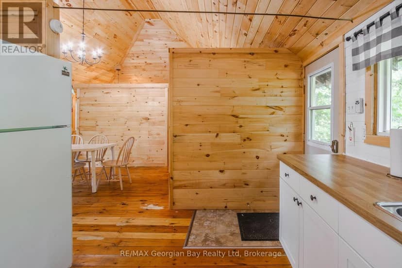 68 Tiny Beaches Road S — photo 16 of 38