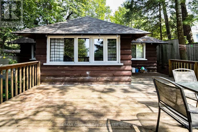 68 Tiny Beaches Road S — photo 2 of 38
