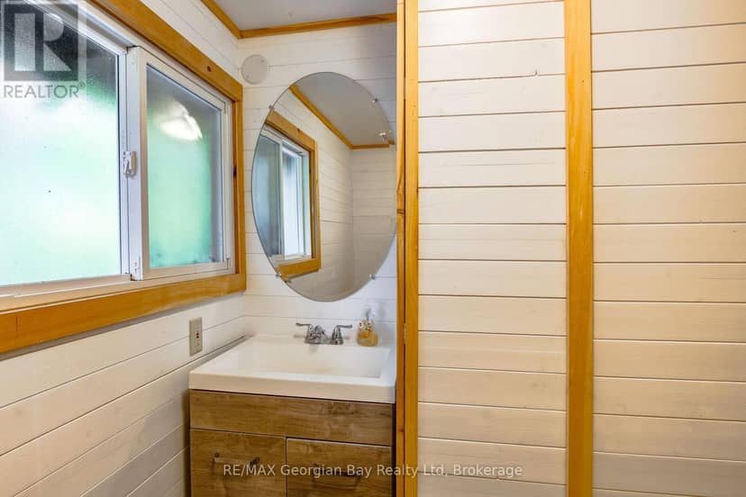 68 Tiny Beaches Road S — photo 21 of 38