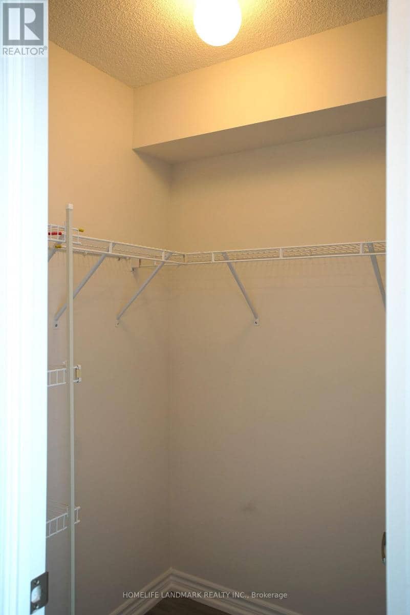 1606 - 35 Hollywood Avenue — photo 12 of 17