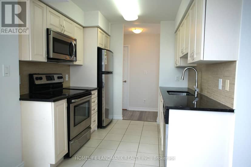 1606 - 35 Hollywood Avenue — photo 13 of 17
