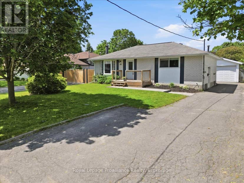 24 Harvest Crescent — photo 3 of 36