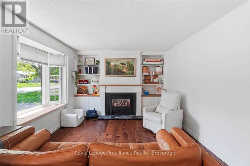 24 Harvest Crescent — photo 7 of 36