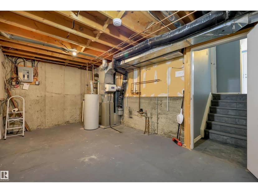 14644 52 ST NW — photo 37 of 40
