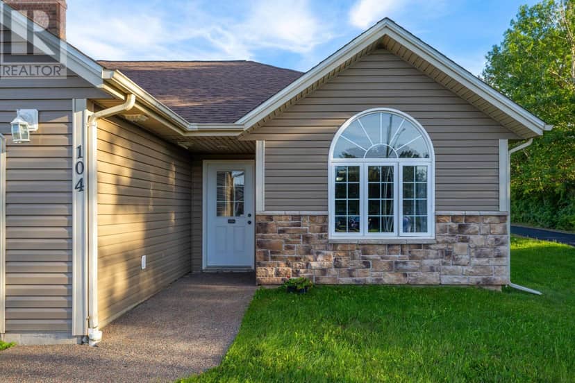 104 Heron Drive, Stratford, photo 2