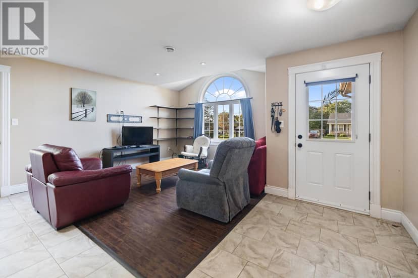 104 Heron Drive, Stratford, photo 4