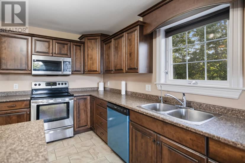 104 Heron Drive — photo 9 of 32