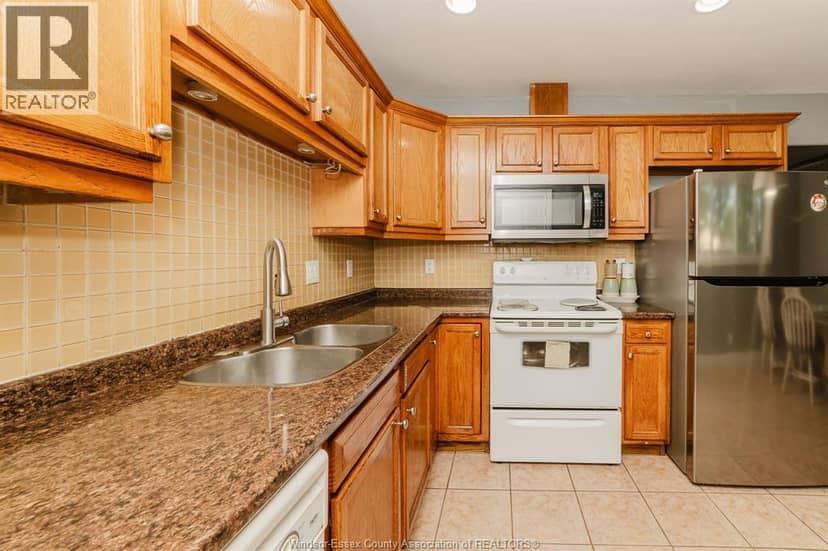3018 Grandview Street — photo 9 of 25