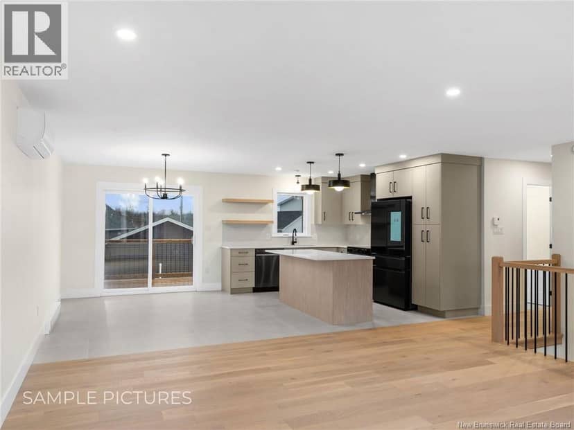 437 Gaspé Street — photo 9 of 26