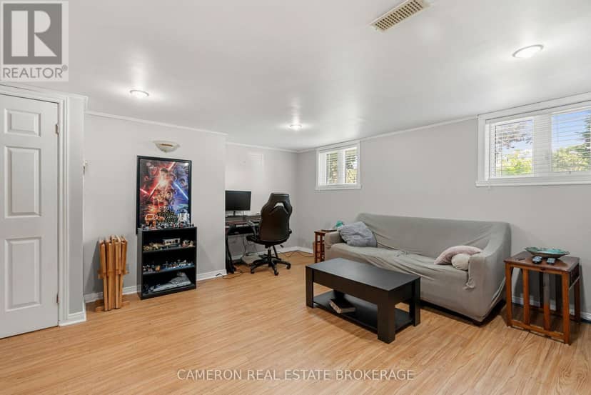 368 Angela Crescent — photo 27 of 40