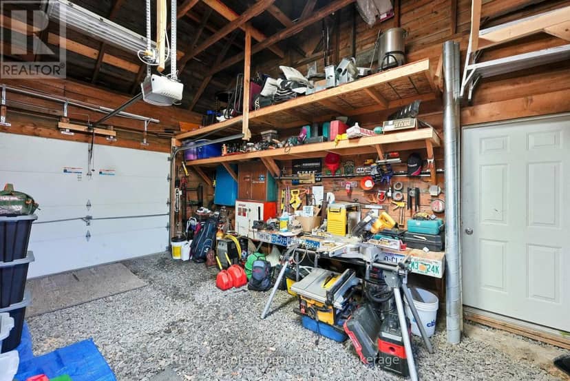 33 Maple Avenue — photo 37 of 40