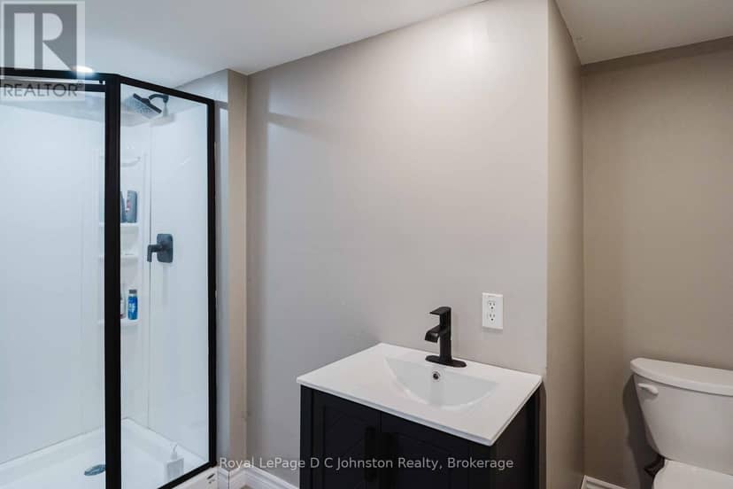 229 Edward Street — photo 13 of 38