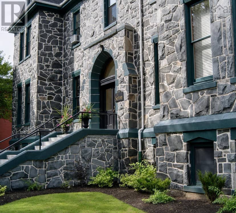 101 5355 Russell, Halifax Peninsula