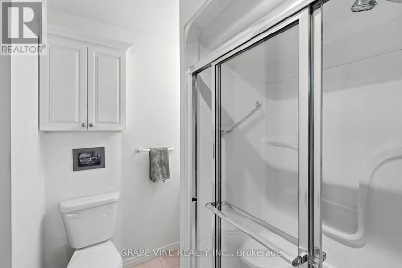 68 Goodman Crescent — photo 11 of 40