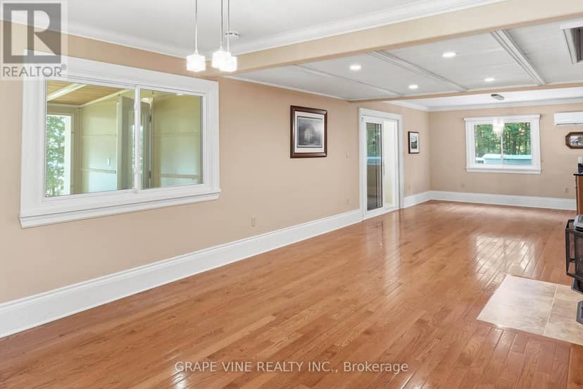 68 Goodman Crescent, Prince Edward County, photo 8