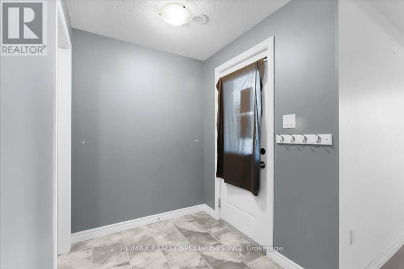 E8 - 70 Willowrun Drive — photo 4 of 40