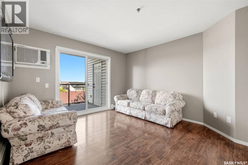 309 E 1300 Stockton STREET, Regina, photo 2