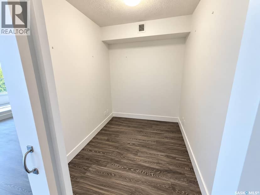 331 404 C Avenue S — photo 16 of 19