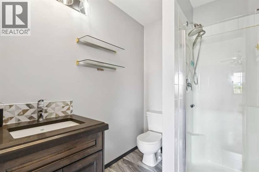 341 Coral Keys Villas NE — photo 16 of 34