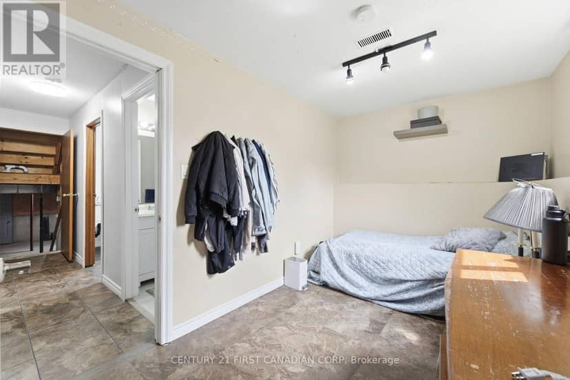 71 Edward Street — photo 19 of 28