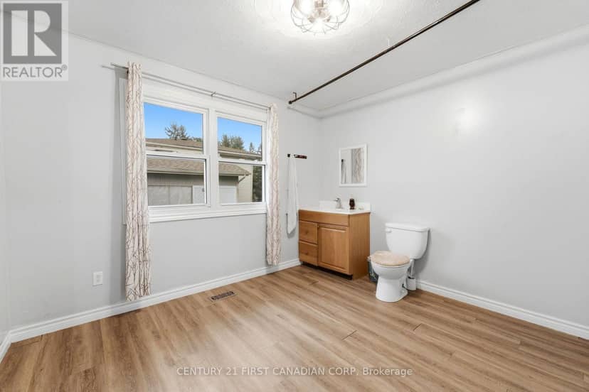71 Edward Street — photo 6 of 28
