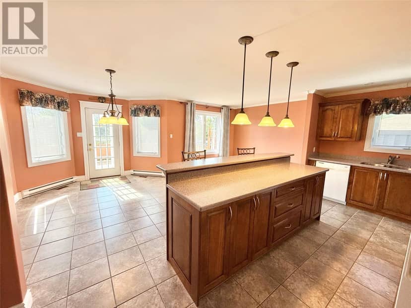 8 Harmsworth Drive — photo 20 of 38